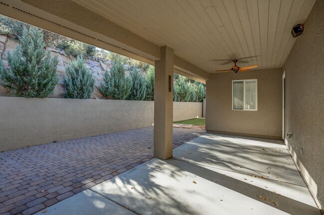 Building Photo - Extra spacious 3 bed 2 bath home in Kingsw...