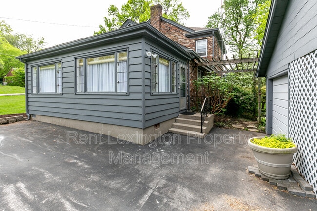 Building Photo - 149 Westgate Dr