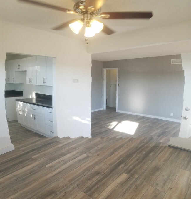 Building Photo - 3 Bedroom House in Garden Grove