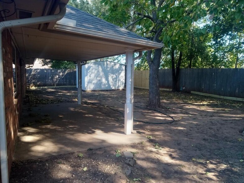 Building Photo - 312 Christopher Todd Dr