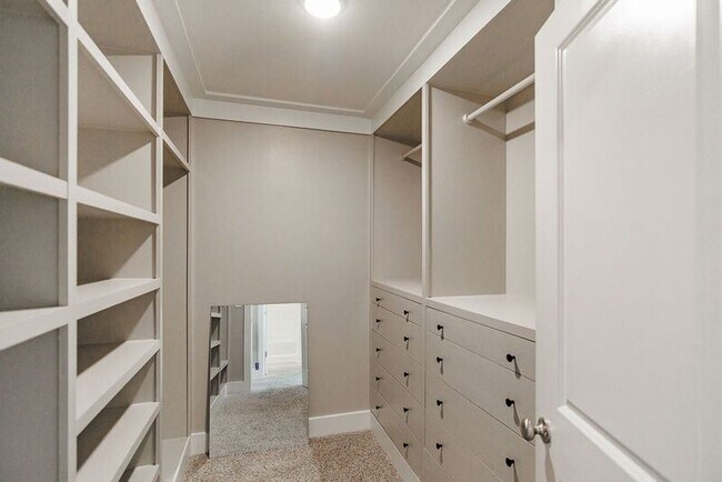 Building Photo - 38 Auburn Wds Dr