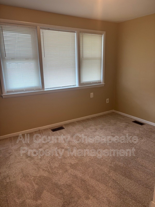 Building Photo - 2825 Eastshire Dr