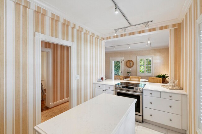 Building Photo - 151 S County Rd