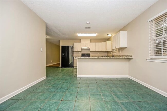 Building Photo - 124 Springvalley Cir