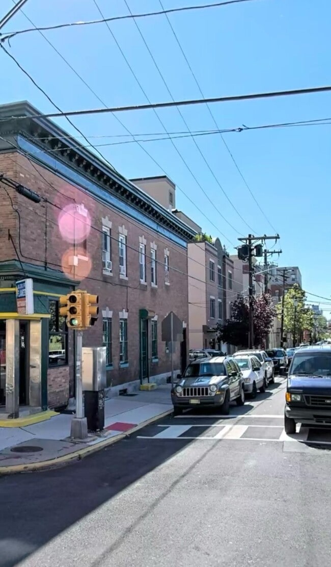 Building Photo - 328 62nd St