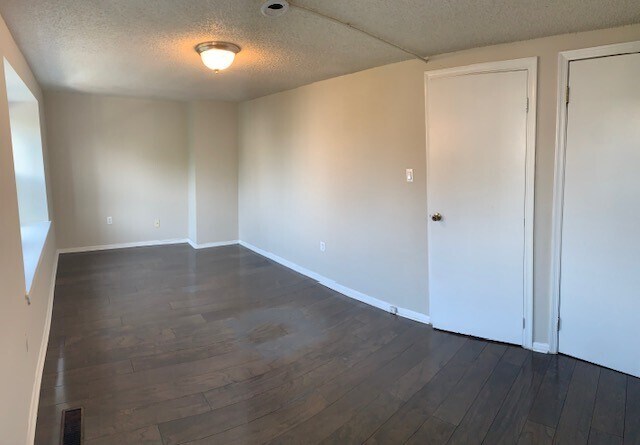 Building Photo - 3830 Lancaster Ave