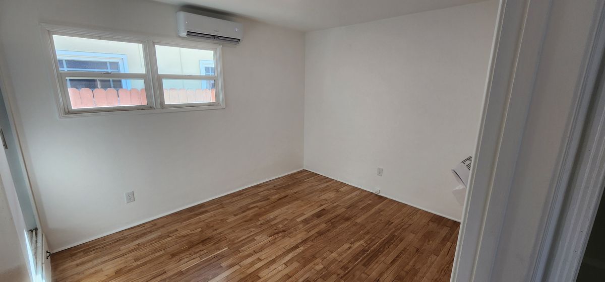 Building Photo - 719 S Walnut