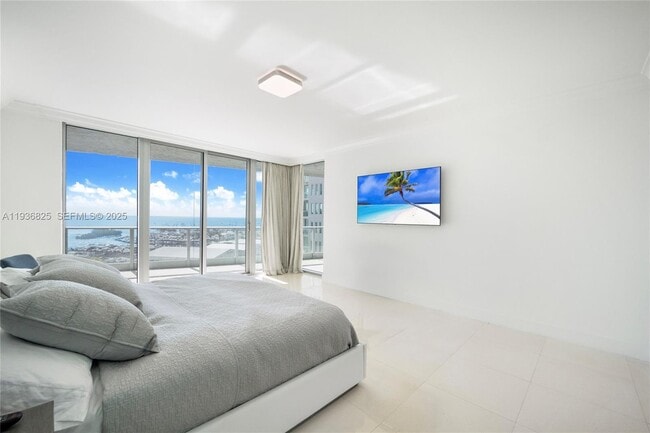 Building Photo - 2627 S Bayshore Dr