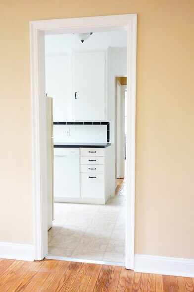 Building Photo - 8206 Greenwood Ave