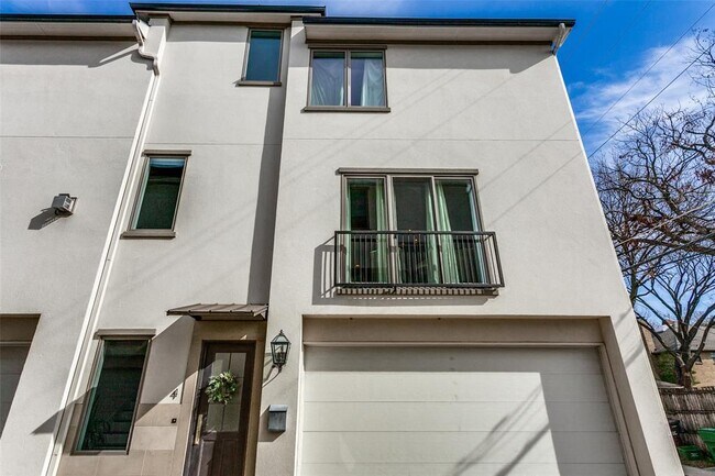 Building Photo - 3515 Normandy Ave