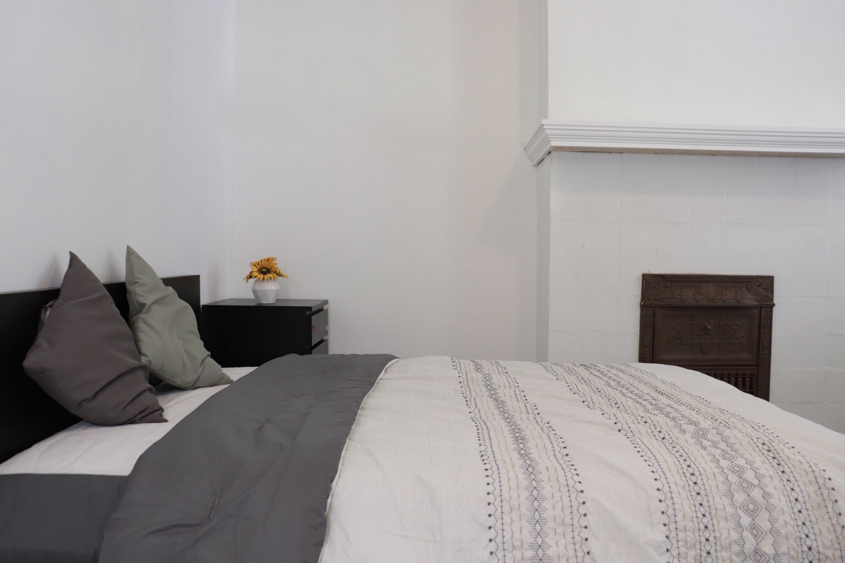 Building Photo - 1033 Flemington St