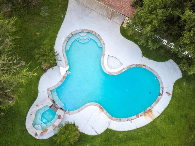 Building Photo - 1021 Villa Siete