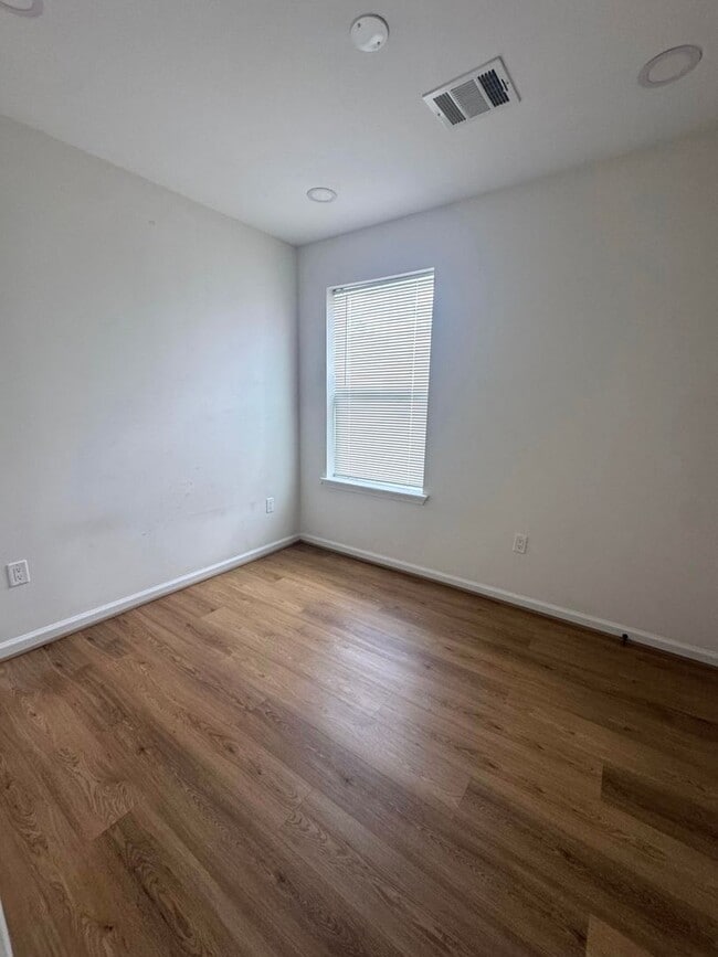 Building Photo - 9911 Porto Rico Rd