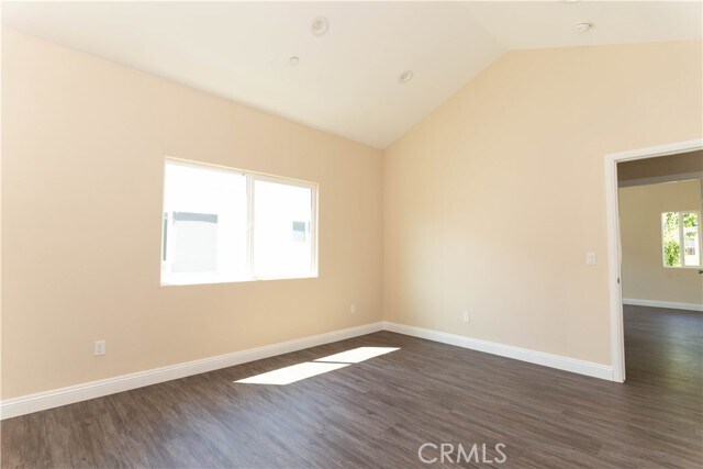 Building Photo - 9246 Cedros Ave