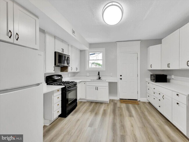 Building Photo - 3009 McElderry St