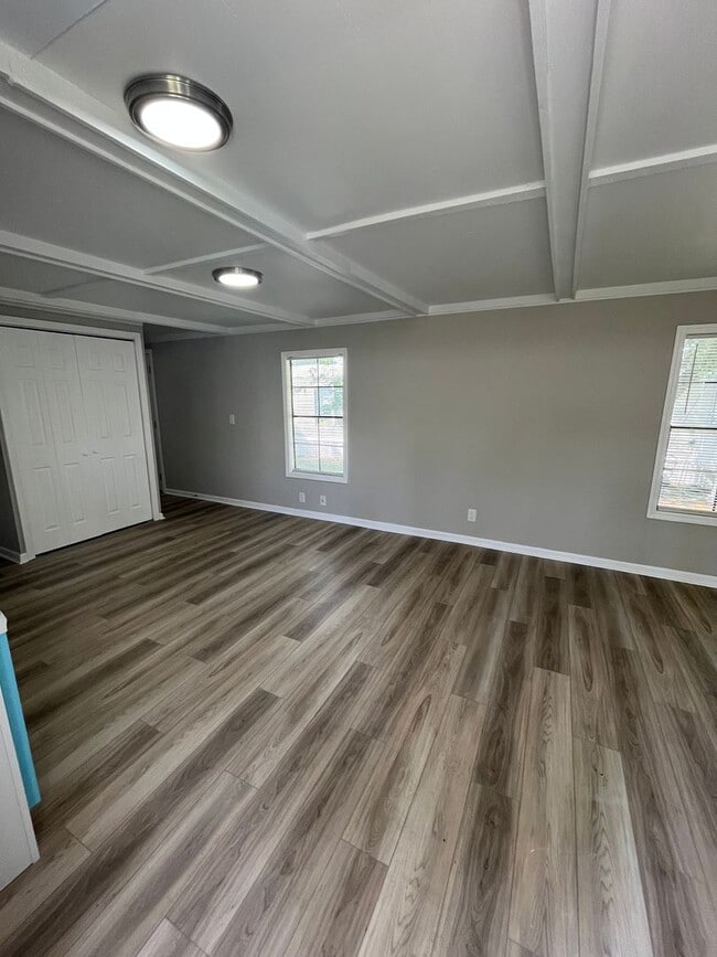 Building Photo - Colony Oaks Homes