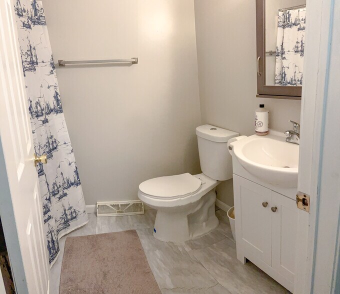 Building Photo - 46 Deer Run Dr