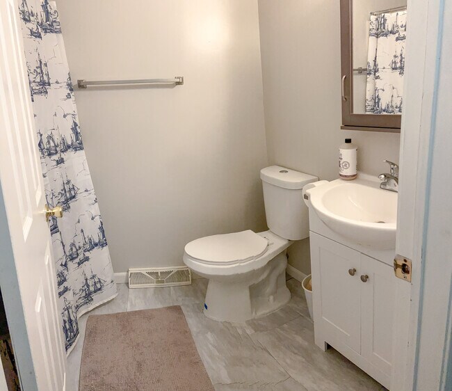 Building Photo - 46 Deer Run Dr