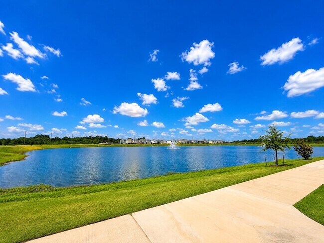 Building Photo - 624 Pelican Dr