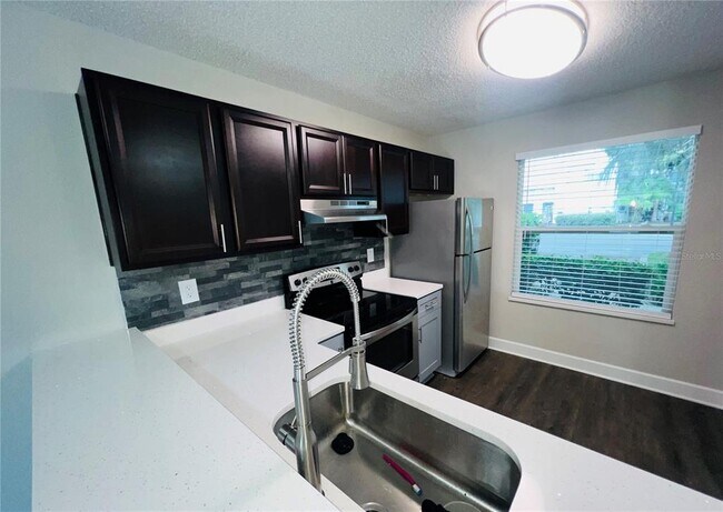 Building Photo - 2556 Woodgate Blvd
