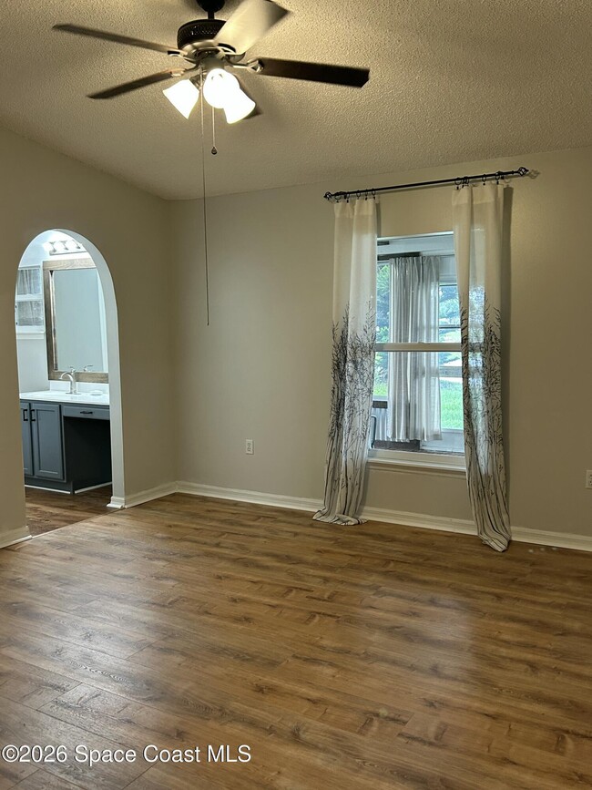 Building Photo - 2152 Spring Creek Cir