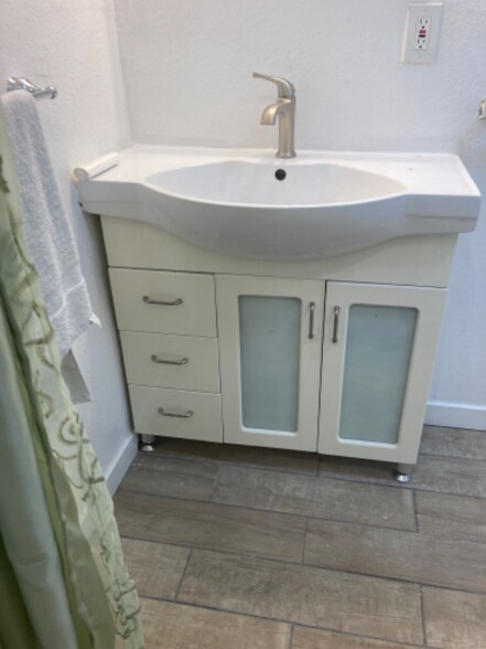 Building Photo - 2760 Eppinger Blvd