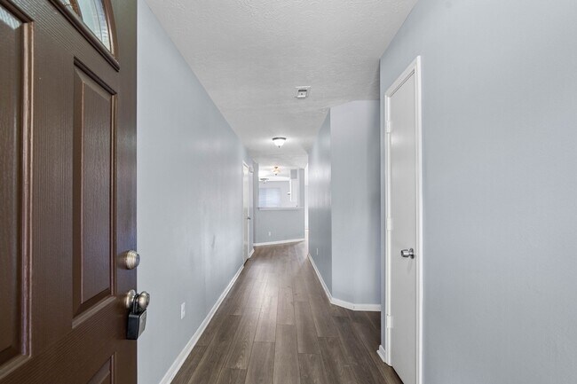 Building Photo - 3614 Lindenfield Dr