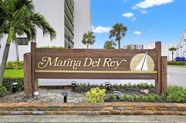 Building Photo - 160 Marina Del Rey Ct