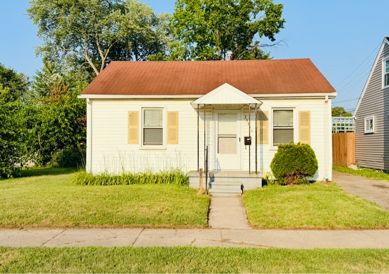 Building Photo - 23816 Kathleen Ave