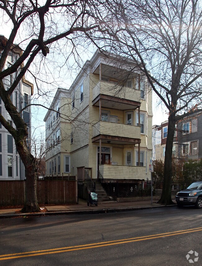 Primary Photo - 174 Columbia St