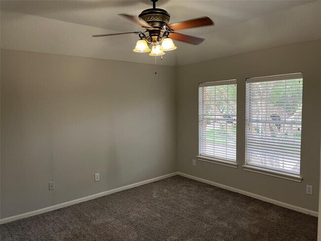 Building Photo - 6507 Stone Briar Dr