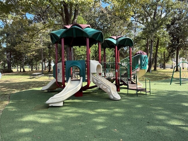 Building Photo - 16 Golf Vw Mnr