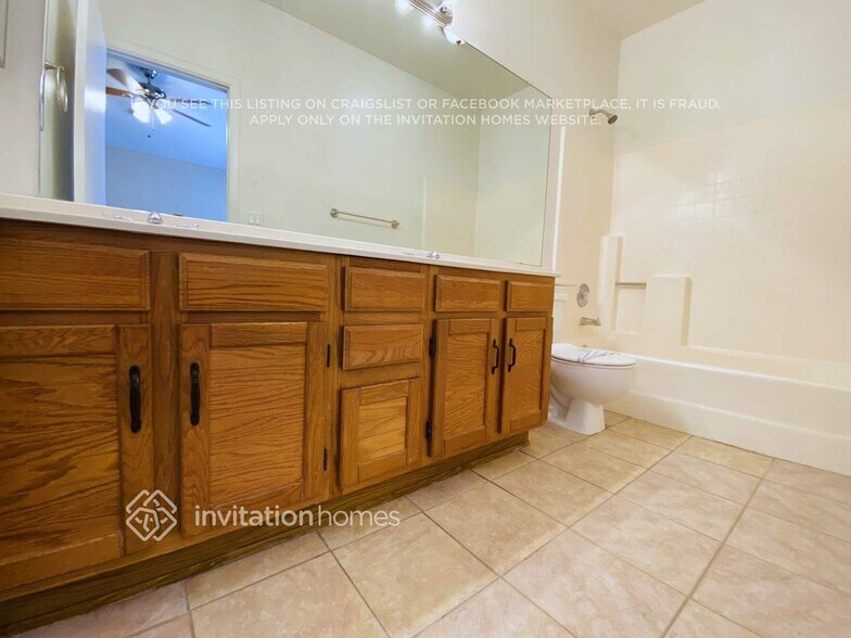 Building Photo - 42 W Hancock Ave