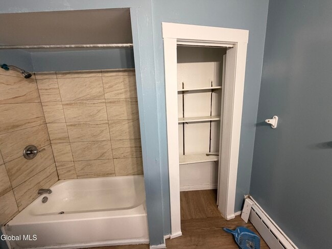 Building Photo - 18 Swan St