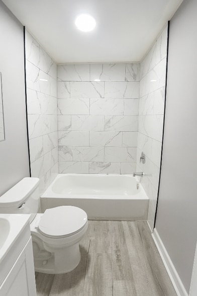 Building Photo - 431 W Raleigh Blvd