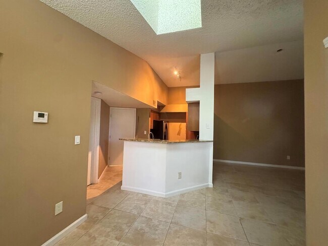 Building Photo - 1165 Crystal Way