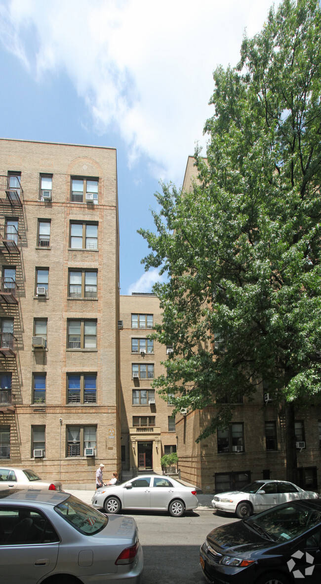 Building Photo - 44 Bennett Avenue