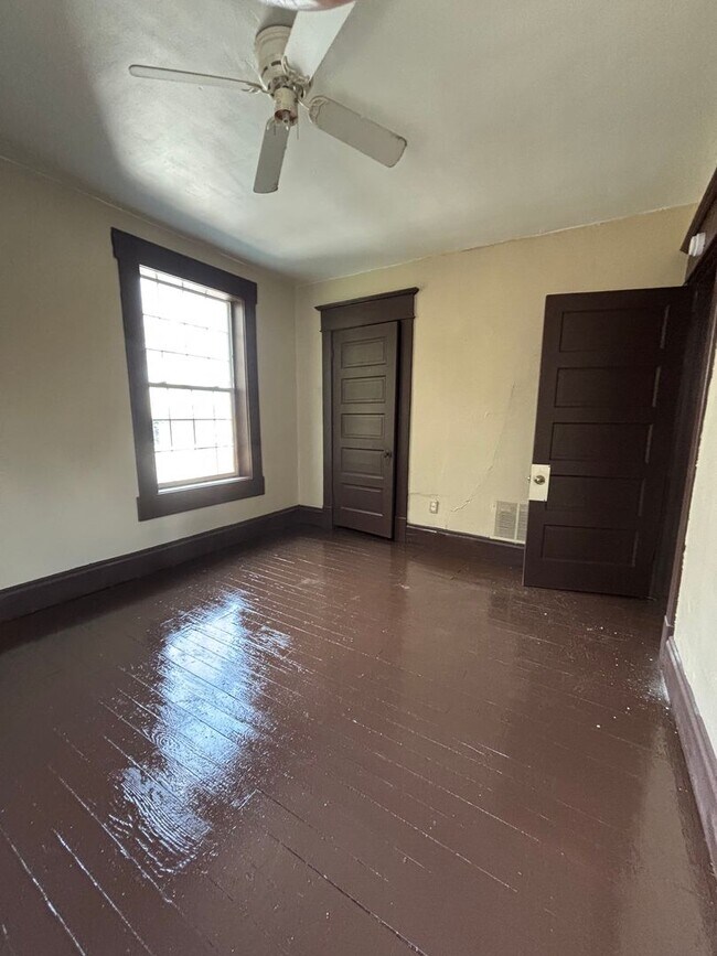 Building Photo - Newly Renovated 4 Bedroom Home