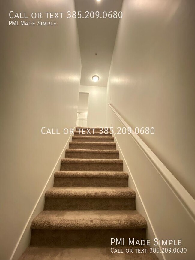 Building Photo - Clear and Bright, Newer Townhome in Rivert...