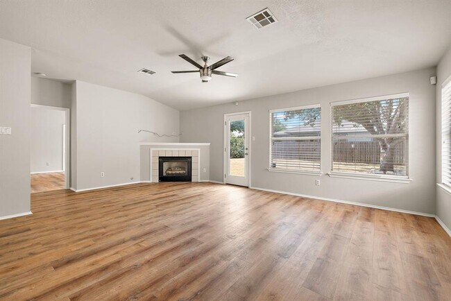 Building Photo - 2560 Vernell Way