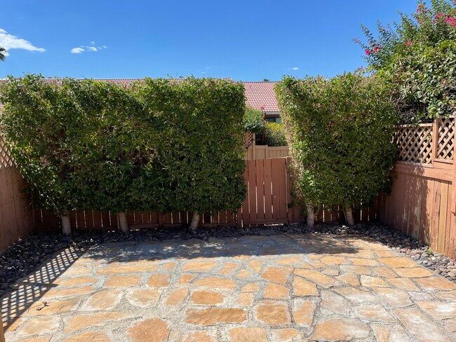 Building Photo - 43376 Cook St