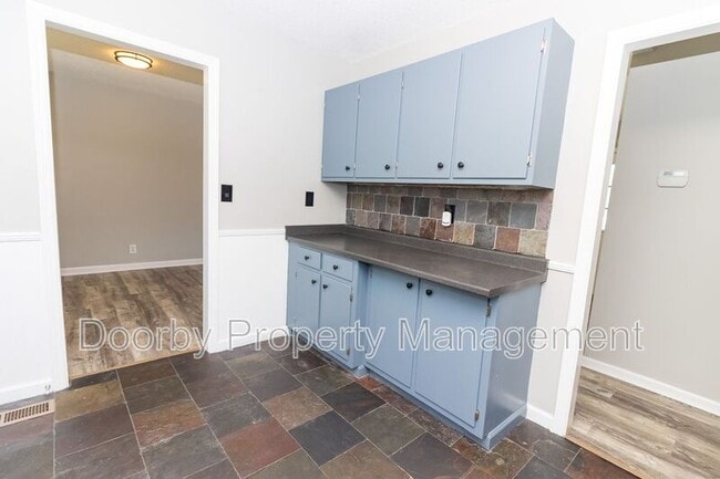 Building Photo - 7707 Canyon Dr