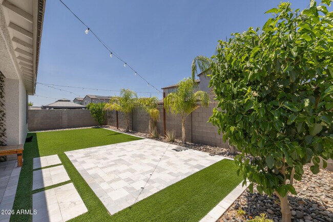 Building Photo - 9756 E Seismic Ave