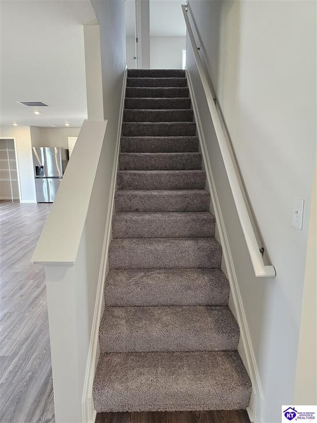 Building Photo - 601 Ashwood Ave