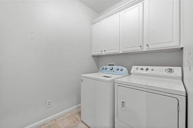 Building Photo - 6245 Spalding Dr