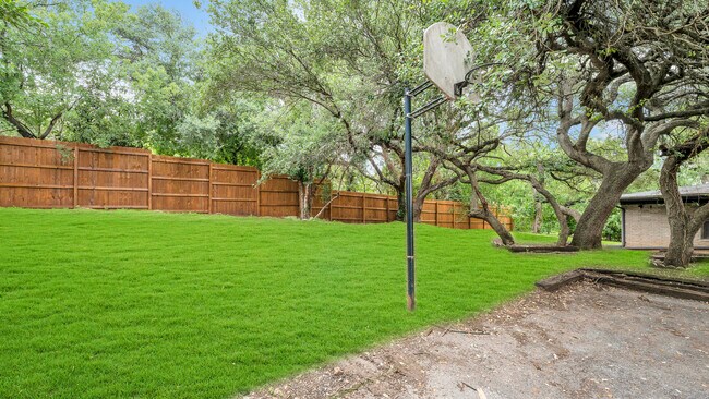 Building Photo - 2134 Bandera Rd