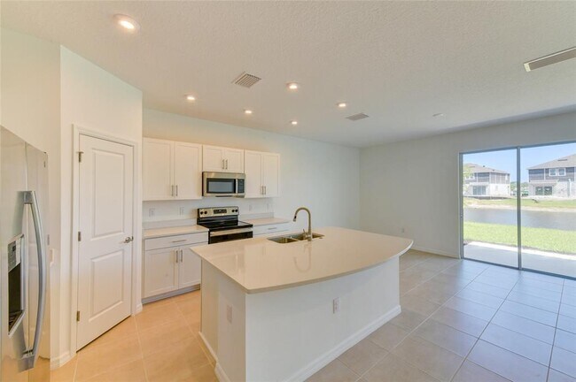Building Photo - 5744 Haven Ter