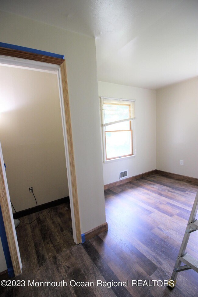 Building Photo - 233 Keller St