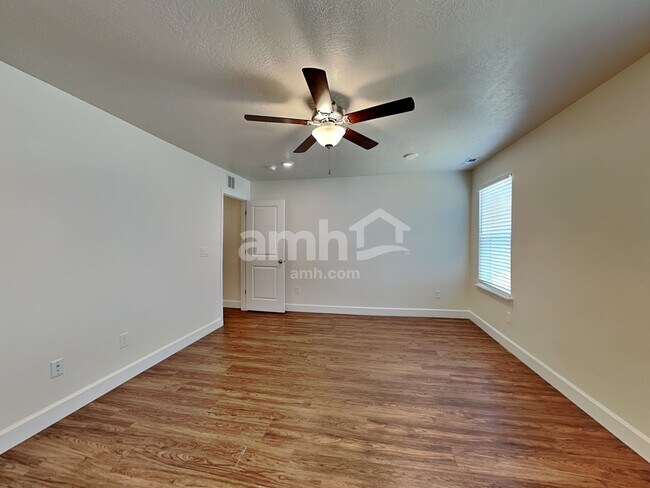 Building Photo - 2337 Surry Way