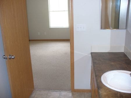 Building Photo - 4335 E Crow Dr